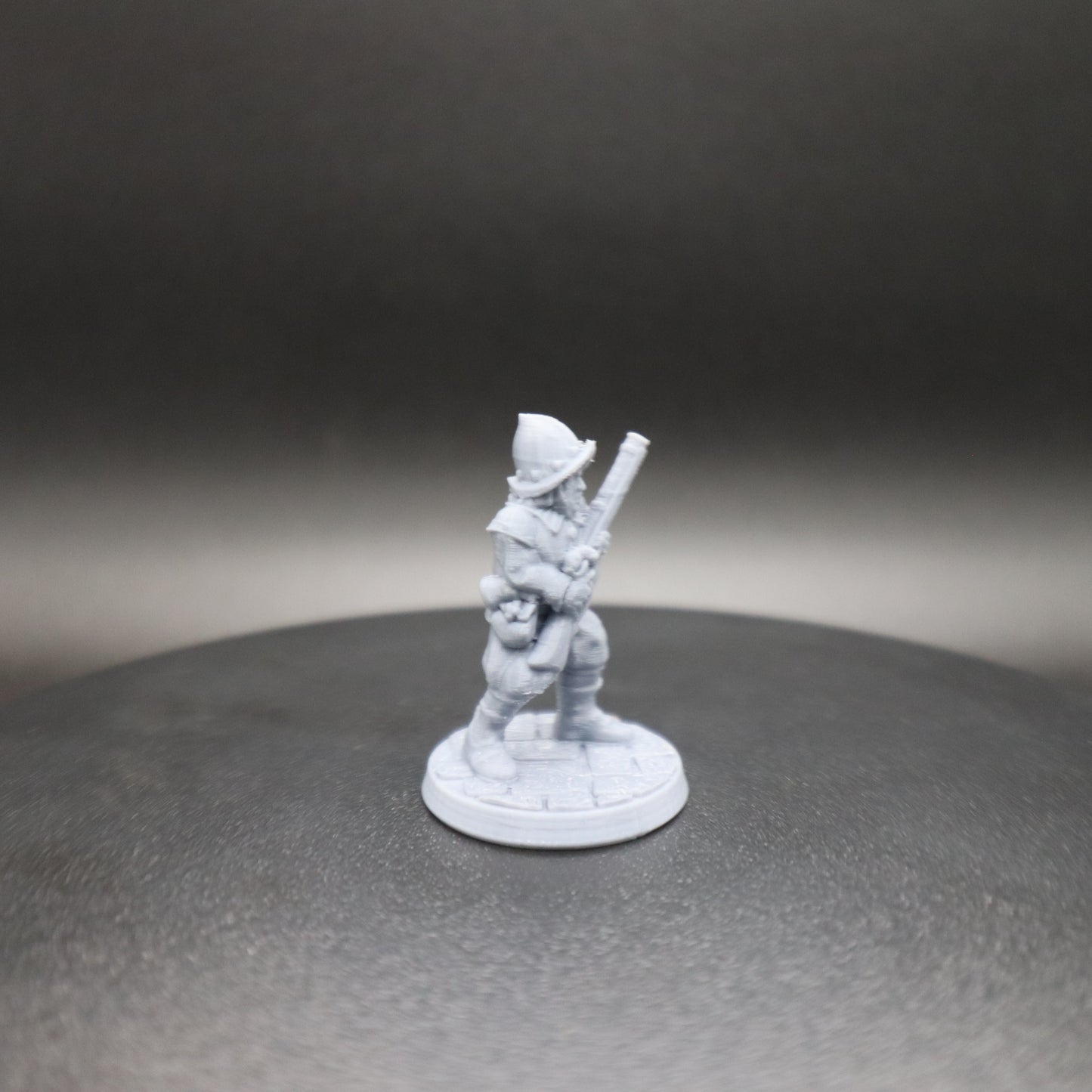 Musketman Sheathed Sword with Helmet