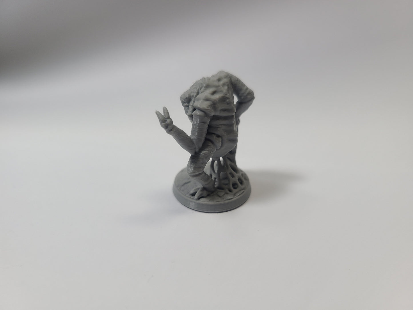 Ettercap, 28mm Scale, Unpainted Gray, BriteMinis