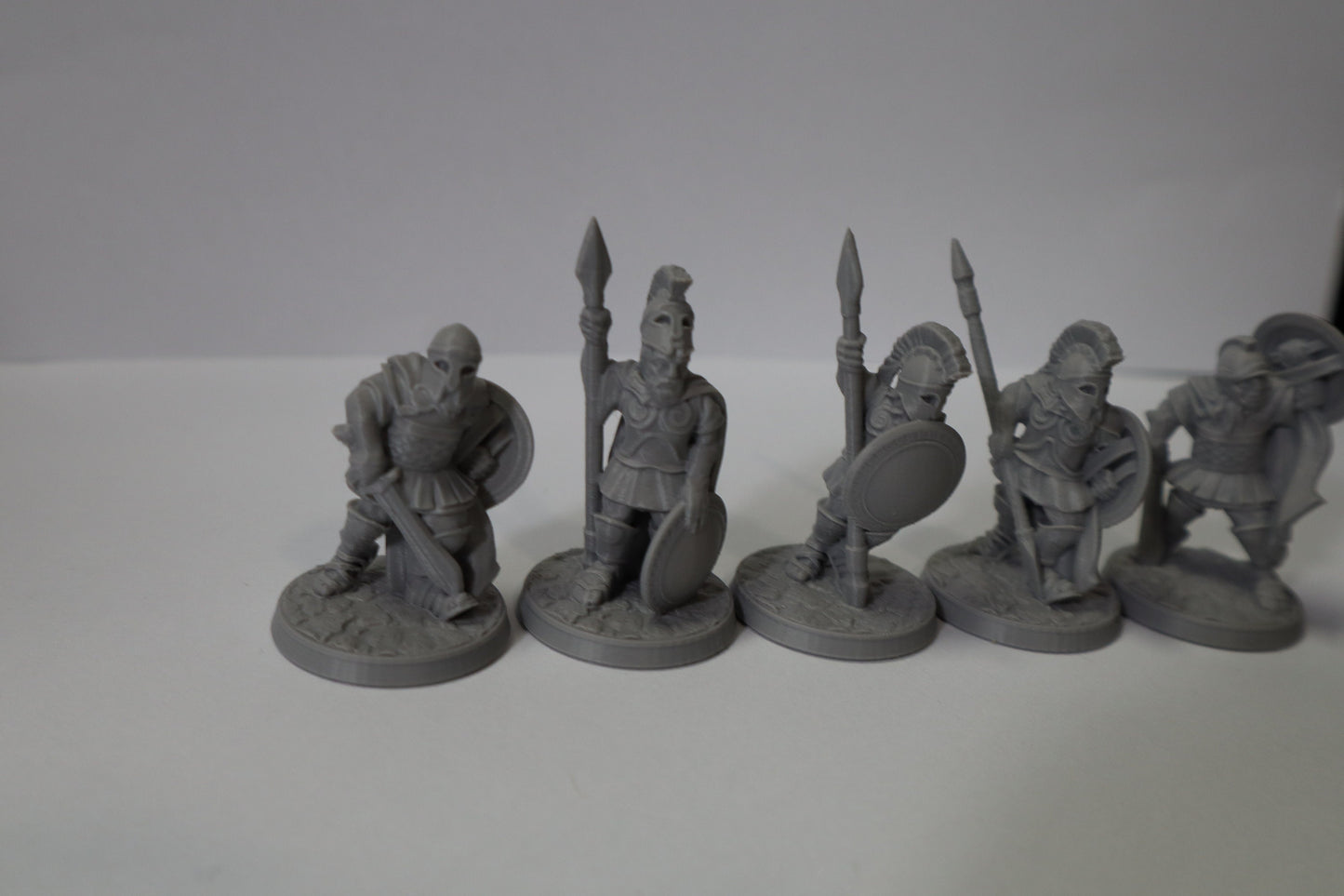 Ancient Greek Army Soldiers - 5 Miniature Hoplites, 28mm Scale, Unpainted Figures