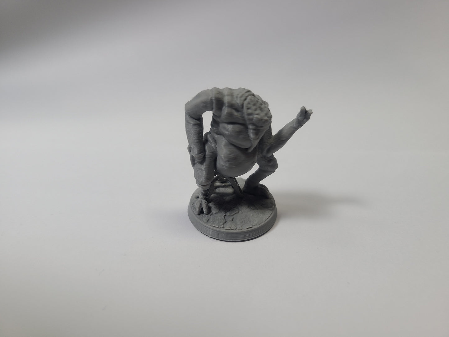 Ettercap, 28mm Scale, Unpainted Gray, BriteMinis